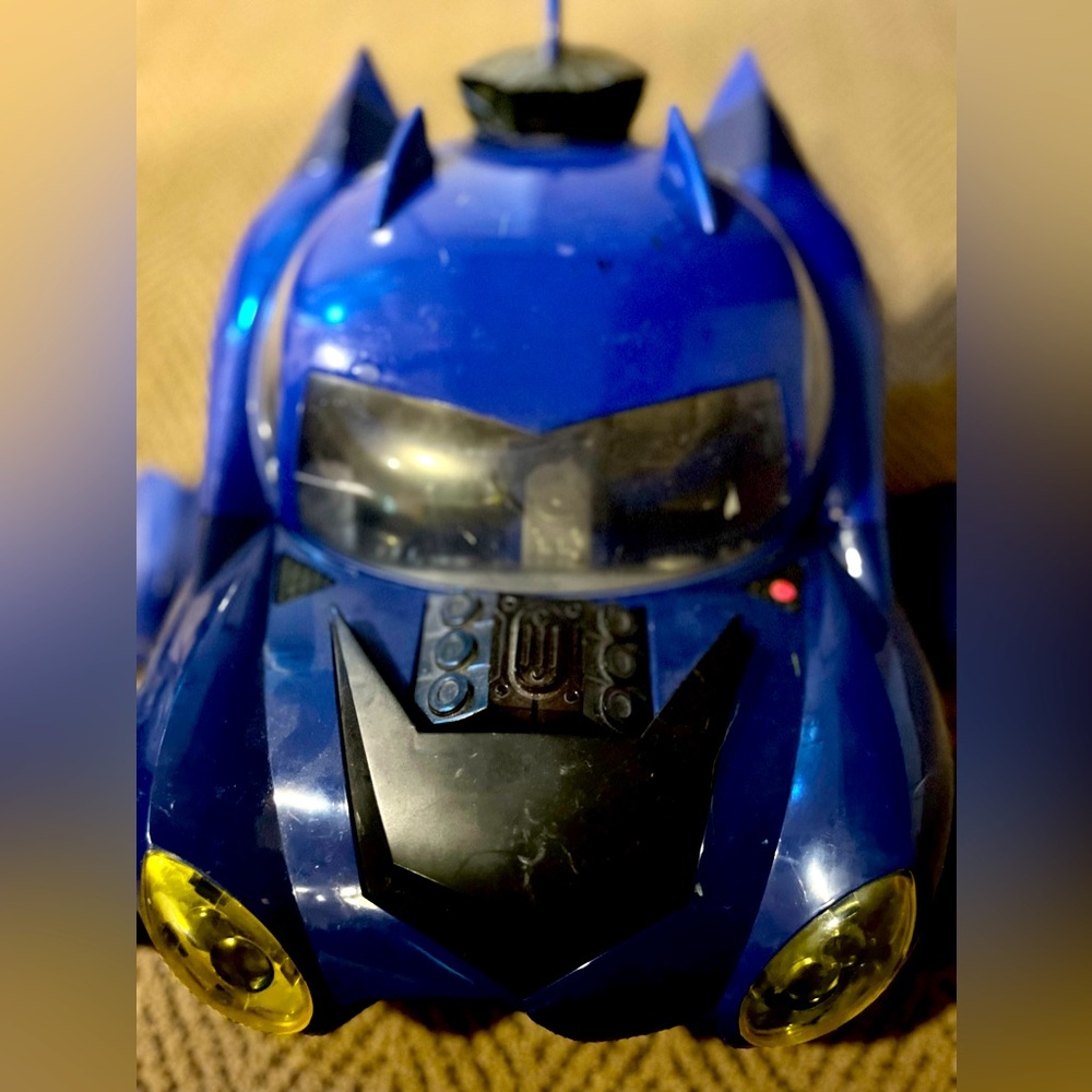 Preloved Batmobile (broken piece on front - see photos)